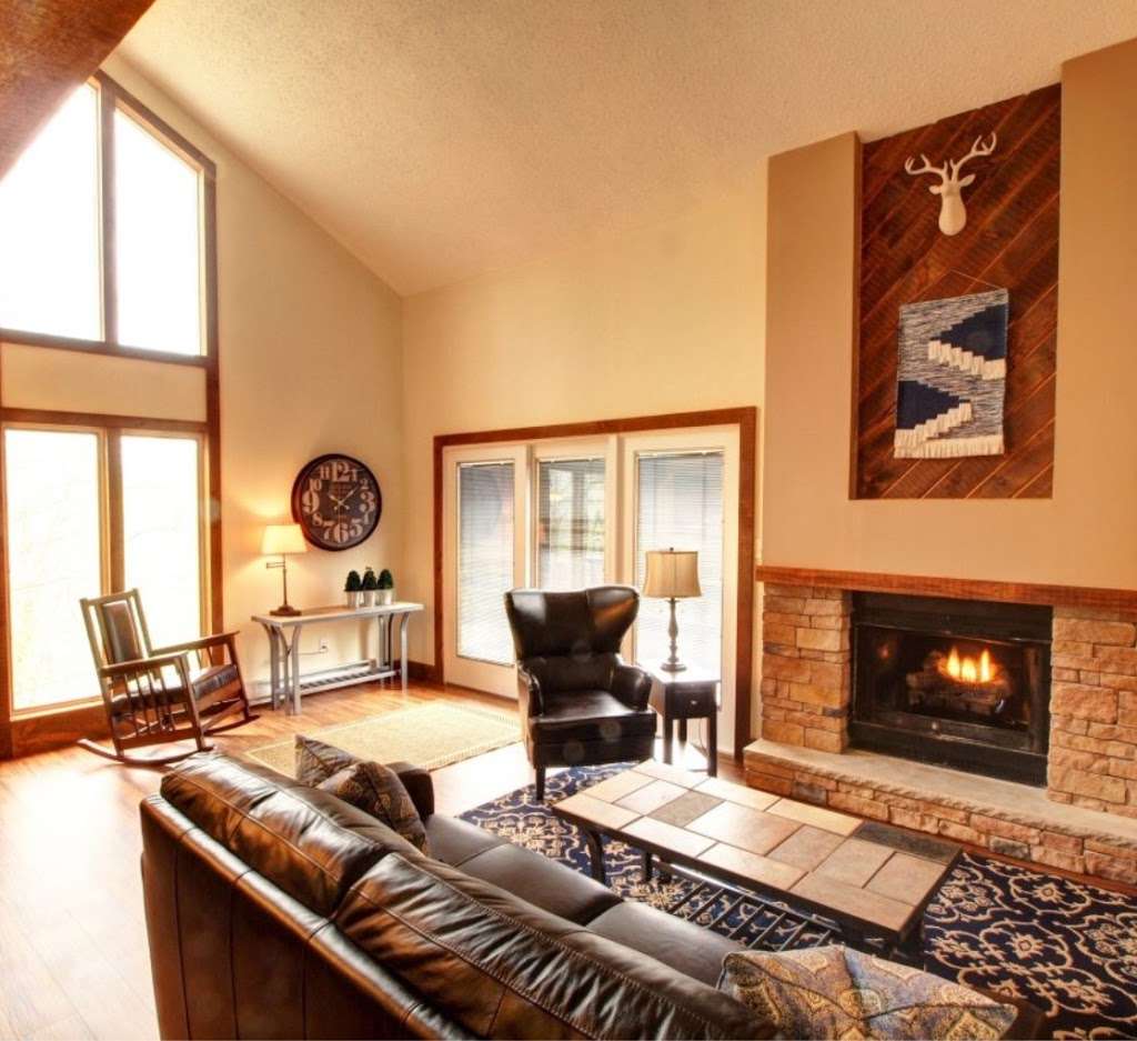 Mountains Edge At Camelback | 19 Ski Side Ct, Tannersville, PA 18372, USA | Phone: (570) 904-3611