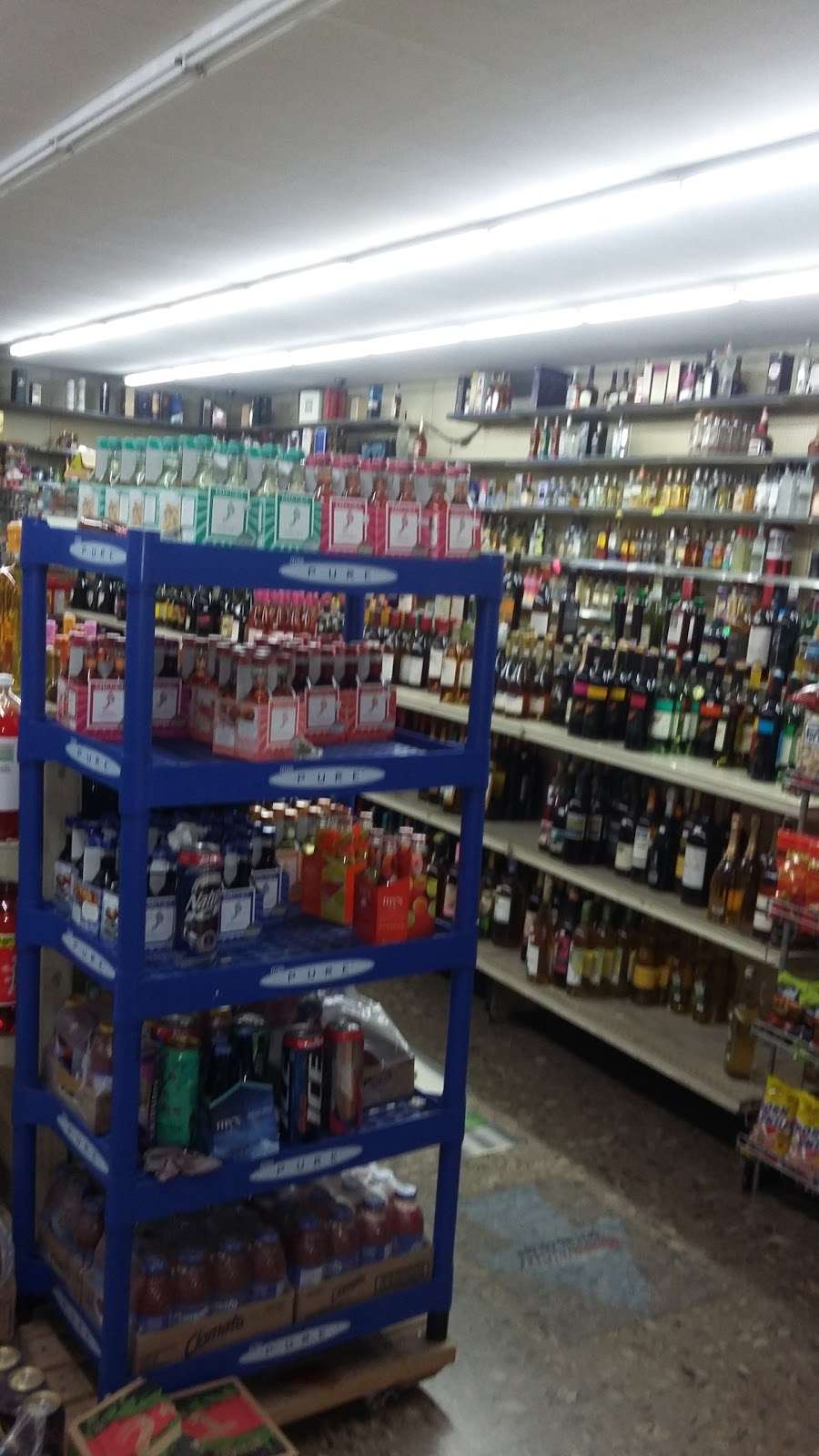 River Oaks Liquors Inc | 1242 Burnham Ave, Calumet City, IL 60409, USA | Phone: (708) 891-1242