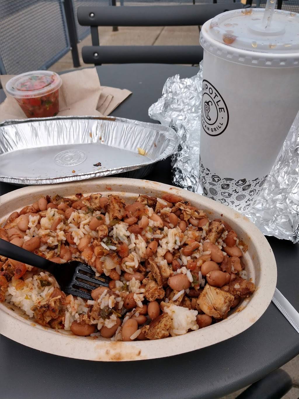 Chipotle Mexican Grill | 9430C Colerain Ave, Cincinnati, OH 45251, USA | Phone: (513) 385-2156