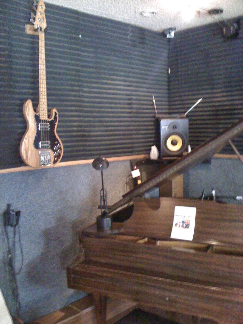 Affordable Demos Studios | 231 E Las Flores Dr, Altadena, CA 91001, USA | Phone: (818) 254-5818