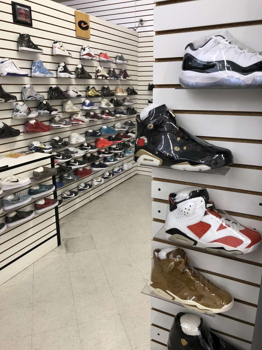 Shoe addict footwear | 14560 Palmdale Rd, Victorville, CA 92392, USA | Phone: (760) 245-6919