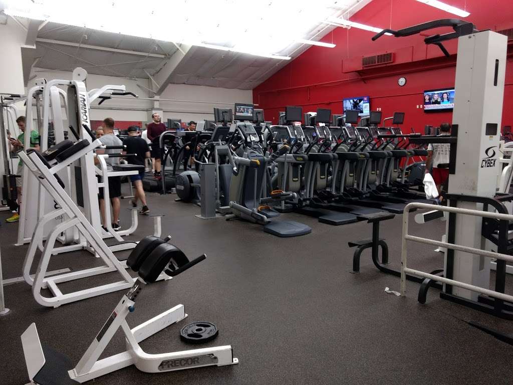 Boston Sports Clubs | 475 Bedford St, Lexington, MA 02420 | Phone: (781) 861-8600