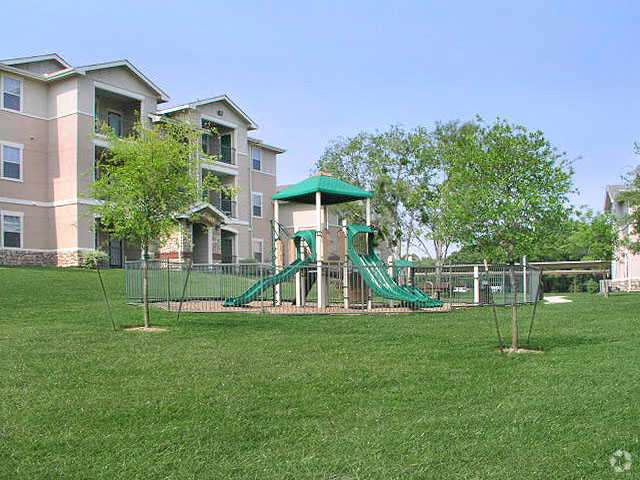 Landings at Bluff Ridge Apartments | 7051 Clarkridge Dr, Dallas, TX 75236, USA | Phone: (469) 281-7331