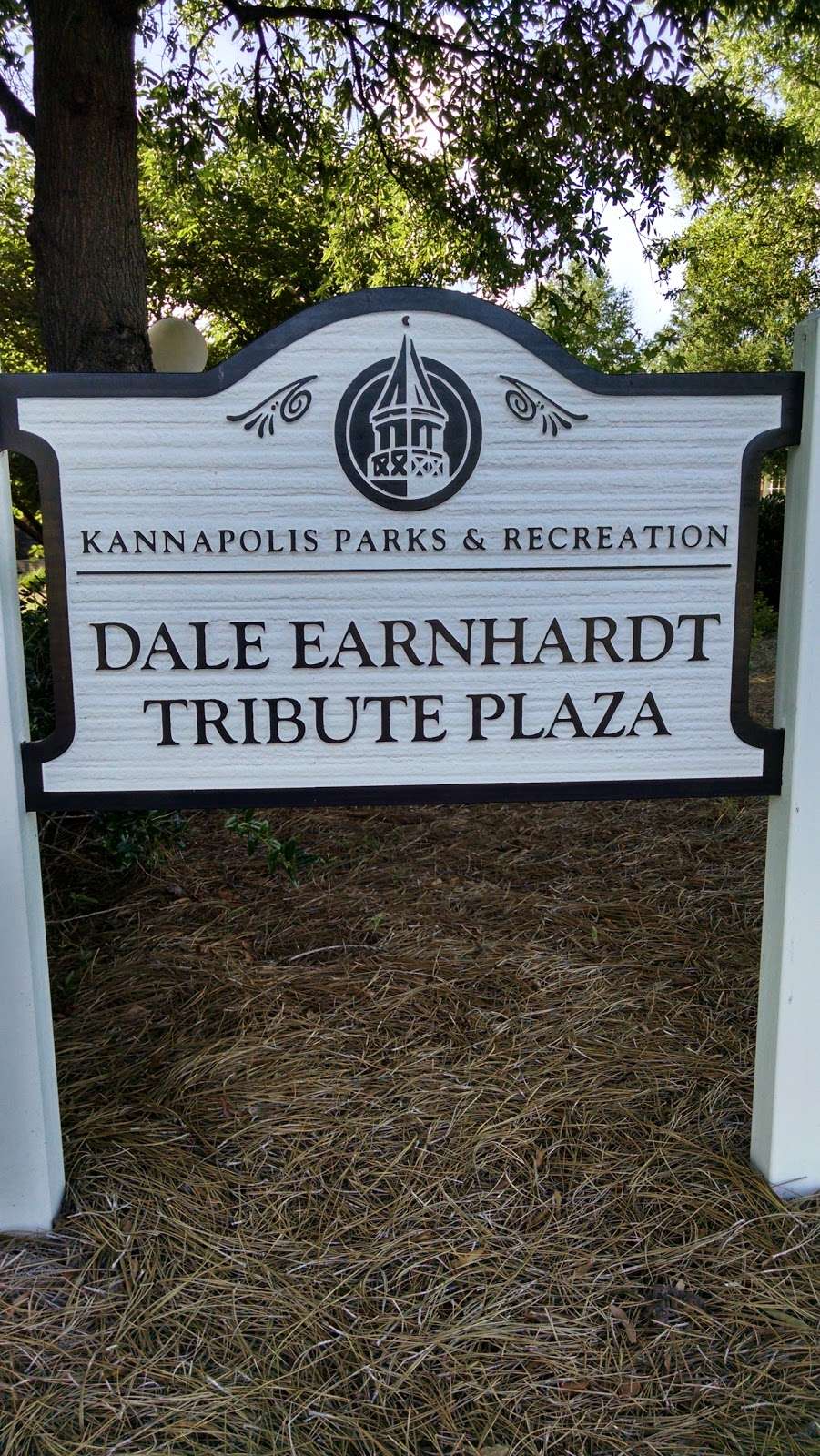 Dale Earnhardt Plaza | S Main St, Kannapolis, NC 28081, USA