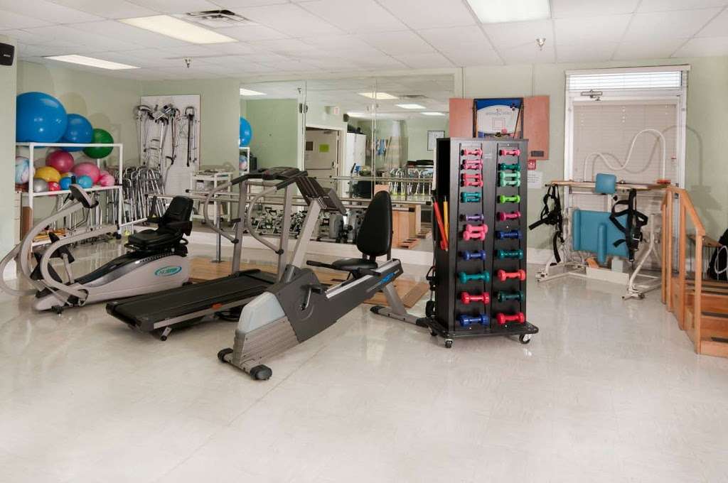 Valencia Hills Health & Rehab Center | 1350 Sleepy Hill Rd, Lakeland, FL 33810, USA | Phone: (863) 858-4402