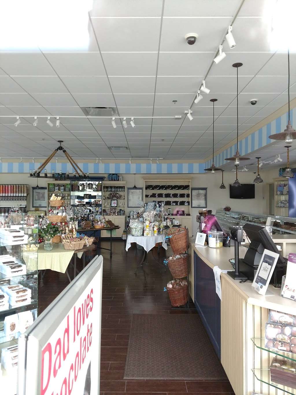 Hilliards Chocolates | 321 School St, Mansfield, MA 02048, USA | Phone: (508) 339-5333