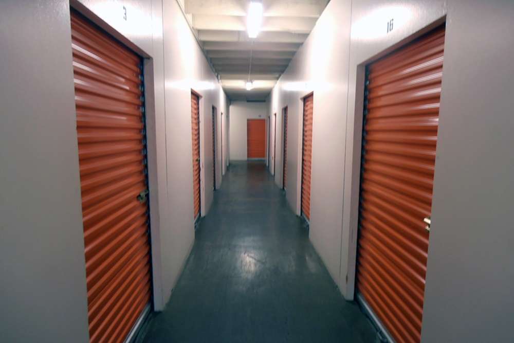 Public Storage | 680 Hegenberger Rd, Oakland, CA 94621 | Phone: (510) 907-9580