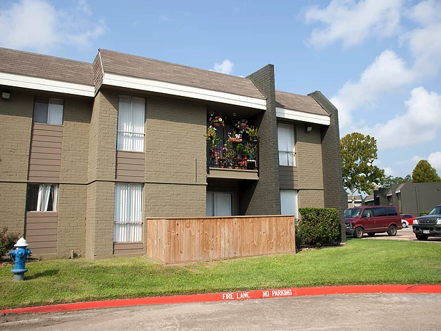 Ravenwood Apartments | 7964 Amelia Rd, Houston, TX 77055, USA | Phone: (713) 461-6830