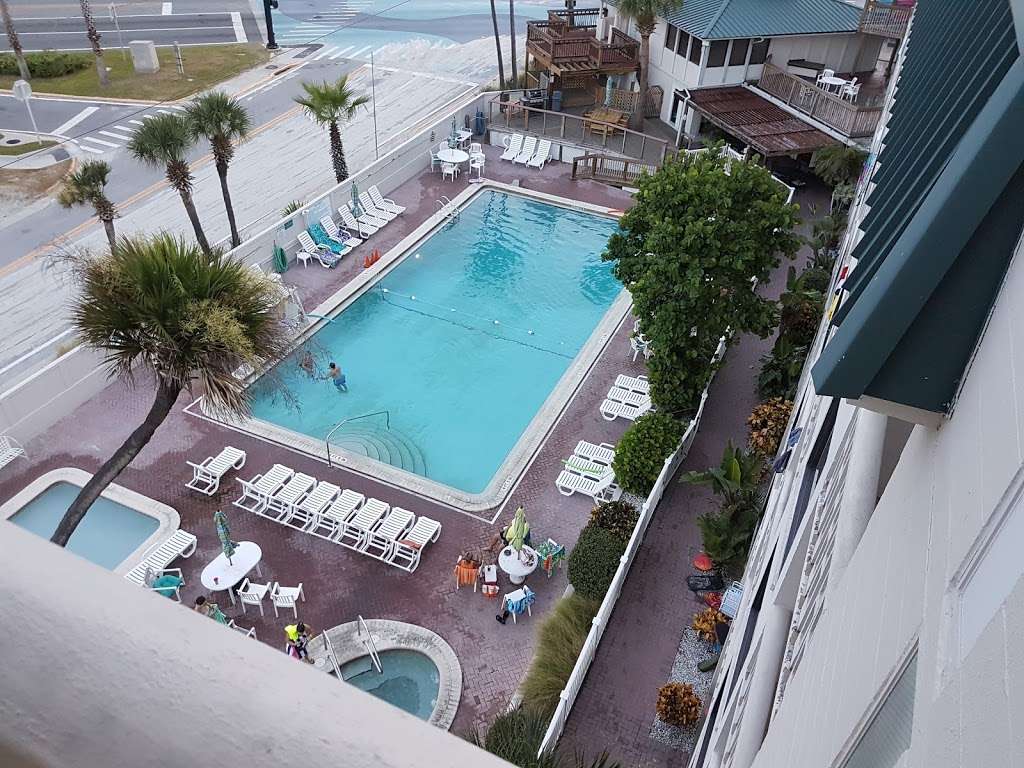 Silver Beach Club | 1025 S Atlantic Ave, Daytona Beach, FL 32118, USA | Phone: (386) 252-9681