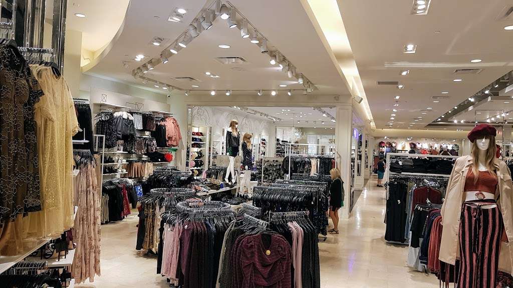 Forever 21 | 4200 Conroy Rd #206, Orlando, FL 32839, USA | Phone: (407) 563-2120