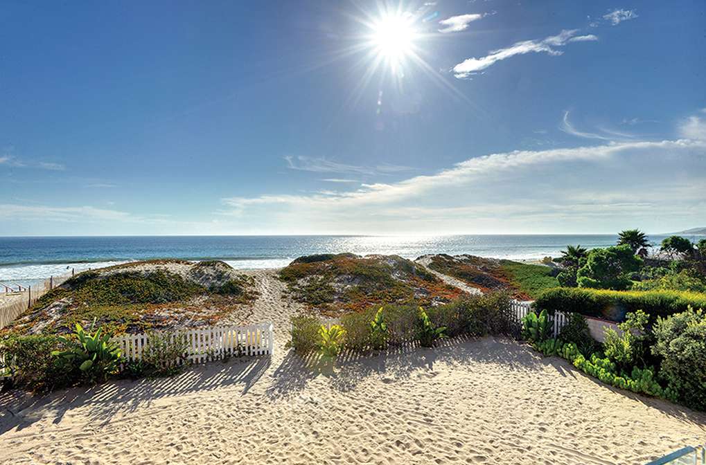 Malibu Luxury Vacation Homes | 30760 Broad Beach Rd, Malibu, CA 90265, USA | Phone: (310) 924-4740