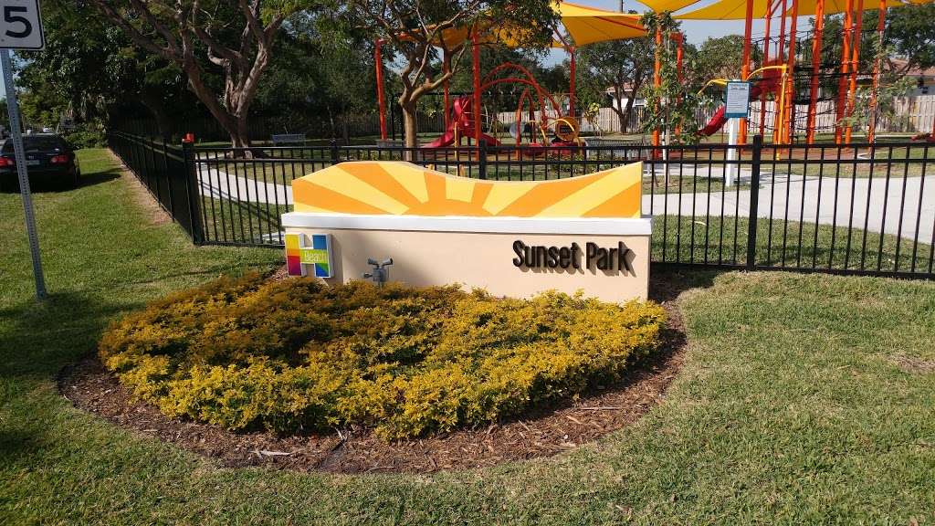 Sunset Park | 814 SW 6th Ave, Hallandale Beach, FL 33009 | Phone: (954) 457-1452