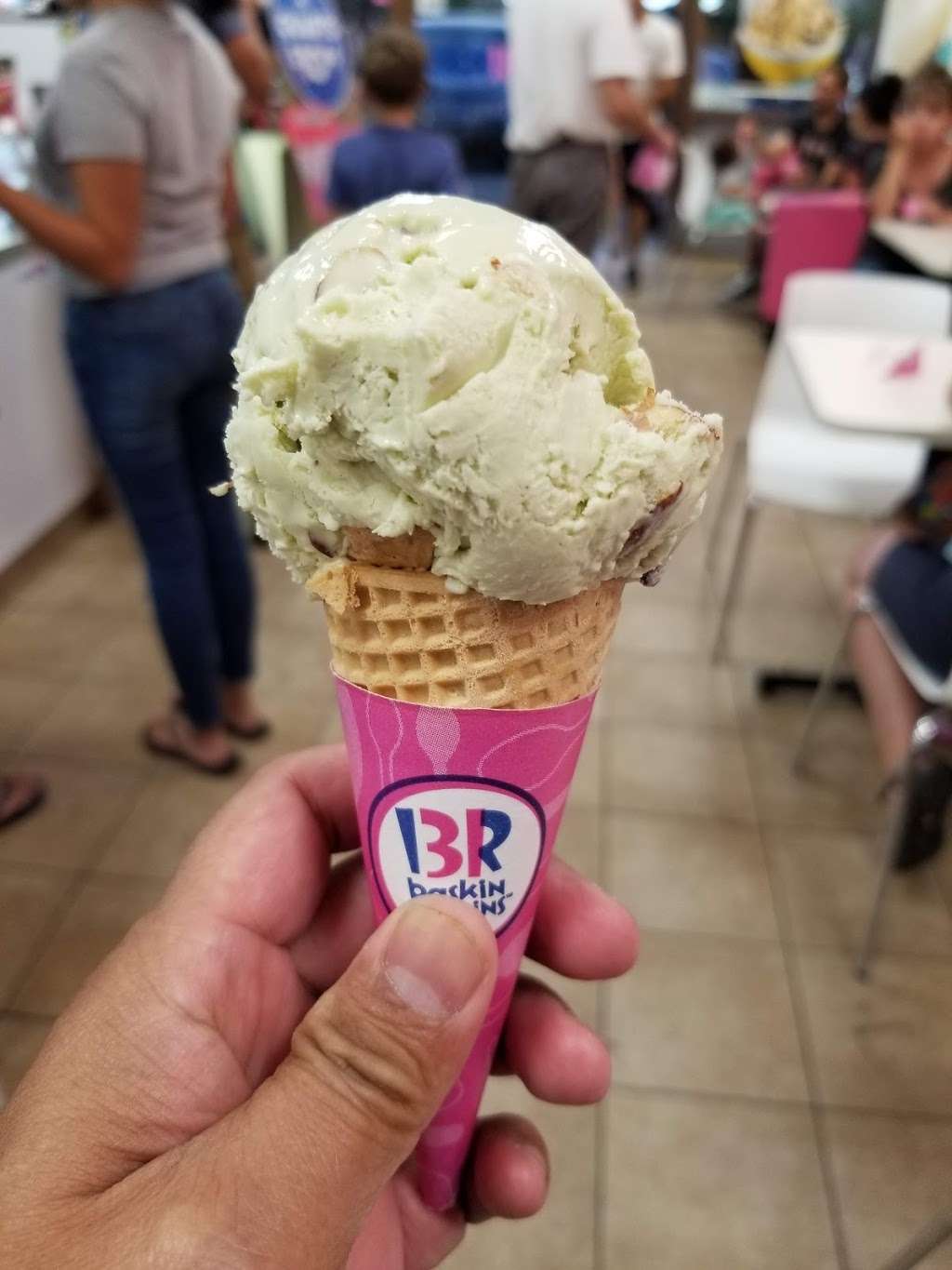 Baskin Robbins | 19221 Golden Valley Rd, Santa Clarita, CA 91387 | Phone: (661) 250-0031