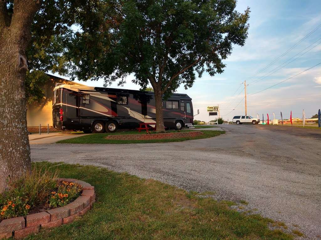 Country Gardens RV Park | 7089 Outer Rd, Odessa, MO 64076, USA | Phone: (816) 633-8720