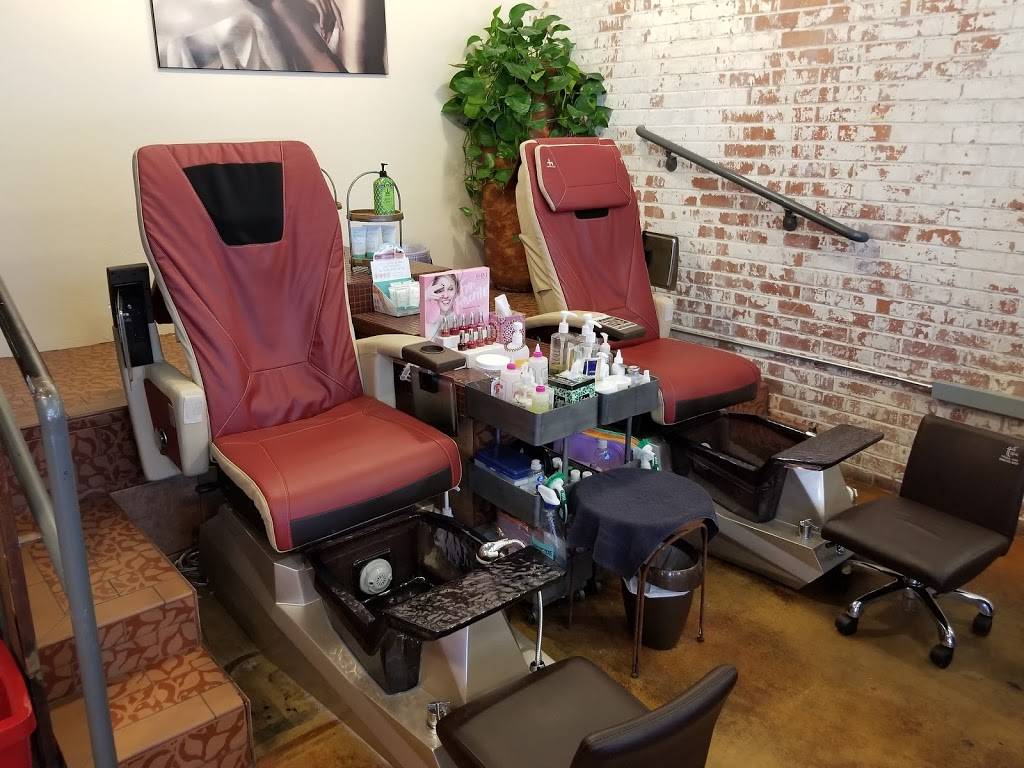 The Village Salon | 120 S Country Club Rd, Tucson, AZ 85716, USA | Phone: (520) 795-3929