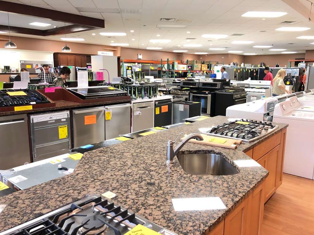 Wickford Appliance - Outlet Store | 380 Mendon Rd, Cumberland, RI 02864, USA | Phone: (401) 725-3690