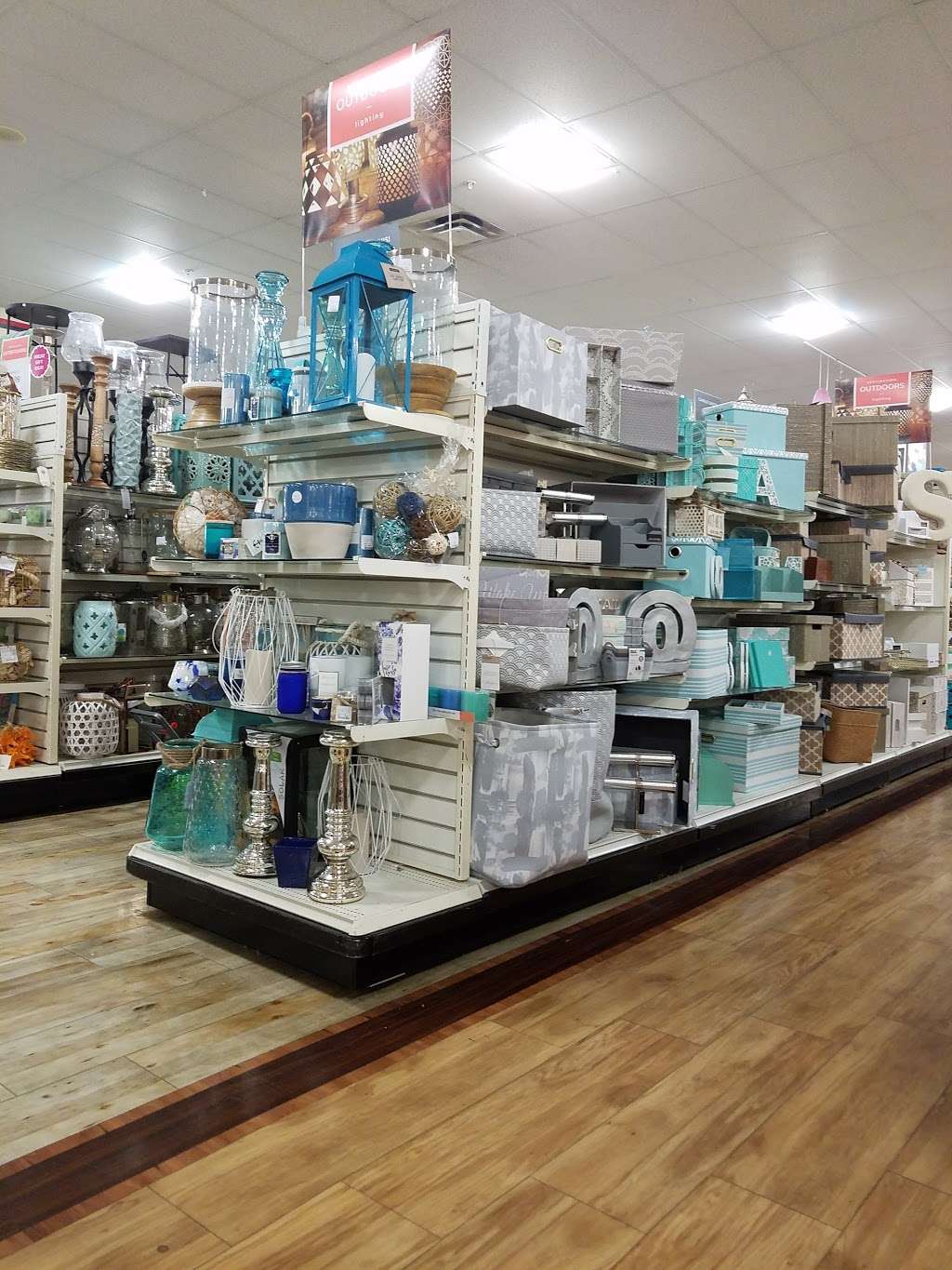 HomeGoods | 55 Rte. 9, Manalapan, NJ 07726 | Phone: (732) 409-3574