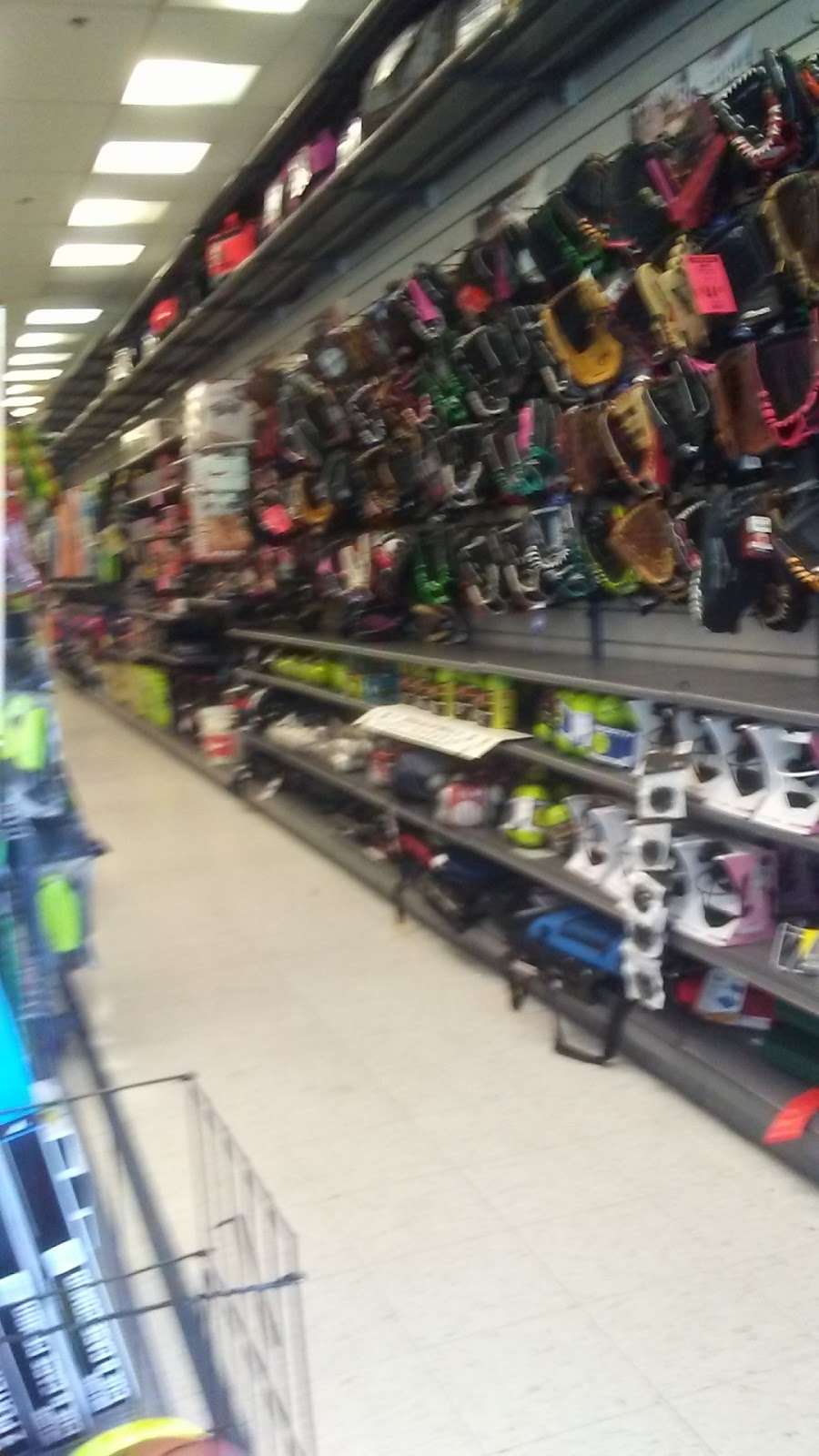 Big 5 Sporting Goods - San Bernardino (Highland) | 2150 E Highland Ave, San Bernardino, CA 92404, USA | Phone: (909) 862-1940