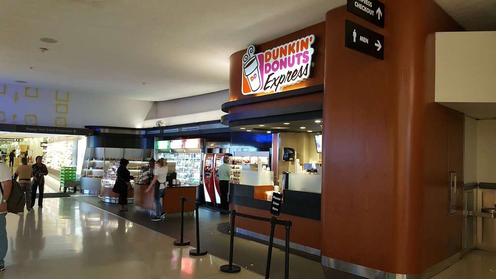 Dunkin Donuts | 1 S Smith Blvd, Arlington, VA 22202, USA | Phone: (703) 414-3708