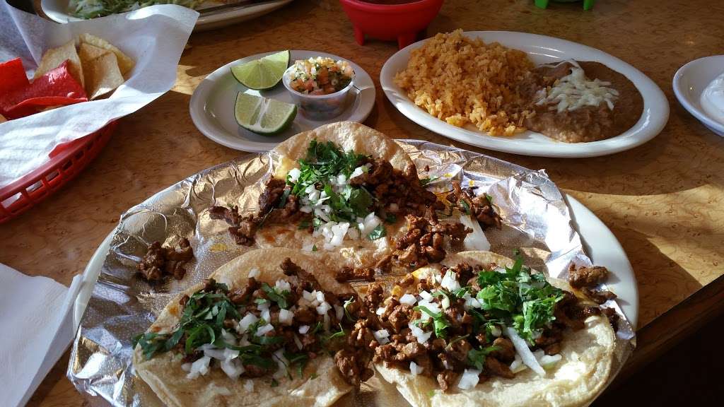 Las Palmas Mexican Restaurant | 250 Conner St, Noblesville, IN 46060, USA | Phone: (317) 770-4667
