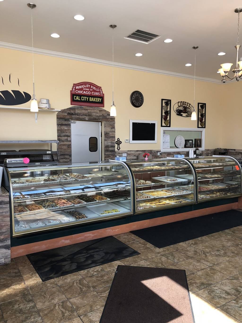 Cal City Bakery | 816 Burnham Ave, Calumet City, IL 60409, USA | Phone: (708) 862-6640