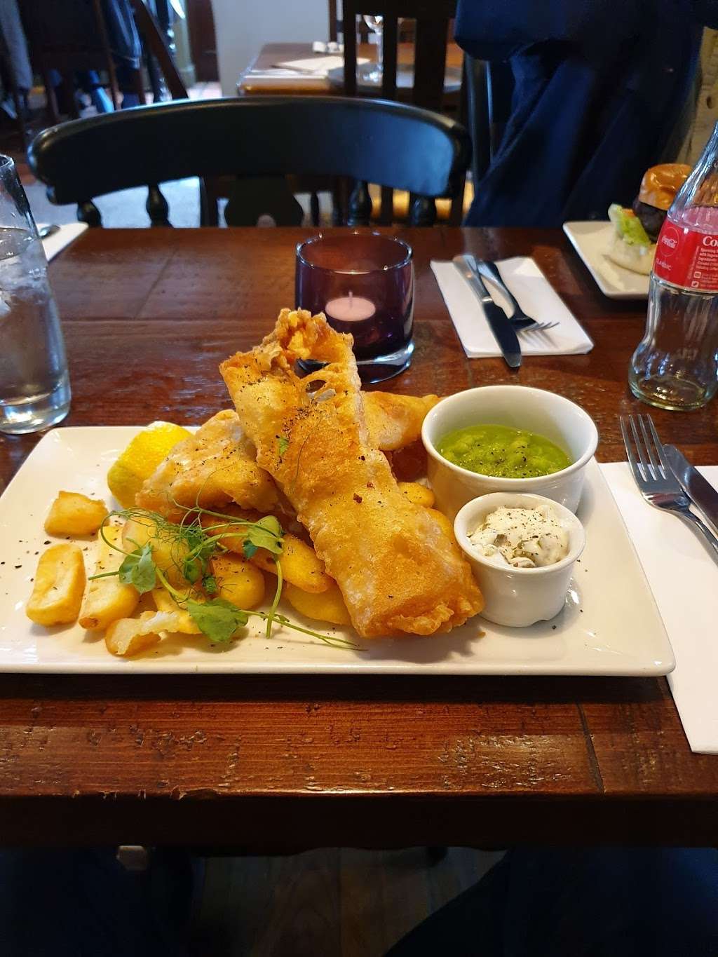 The Shy Horse | 423 Leatherhead Rd, Chessington KT9 2NQ, UK | Phone: 01372 738051