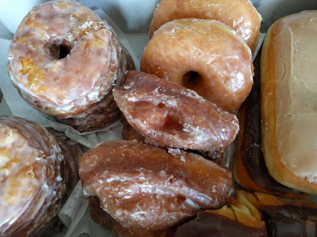 Seaside Donuts Bakery | 2108 W Oceanfront, Newport Beach, CA 92663, USA | Phone: (949) 675-2533