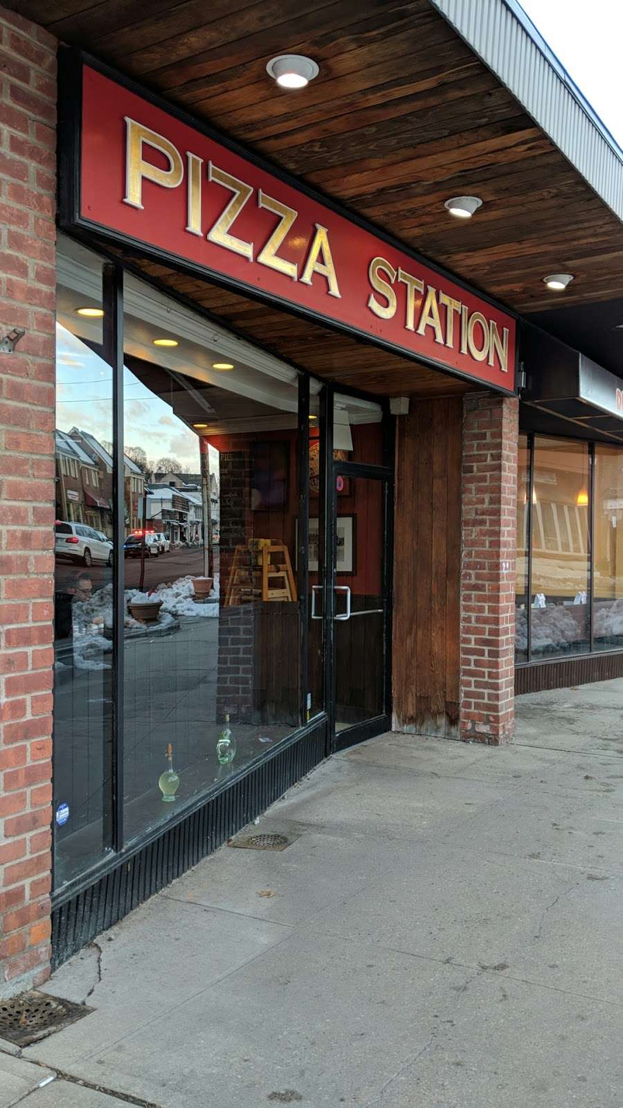 Pizza Station | 88 S Greeley Ave, Chappaqua, NY 10514, USA | Phone: (914) 238-1400