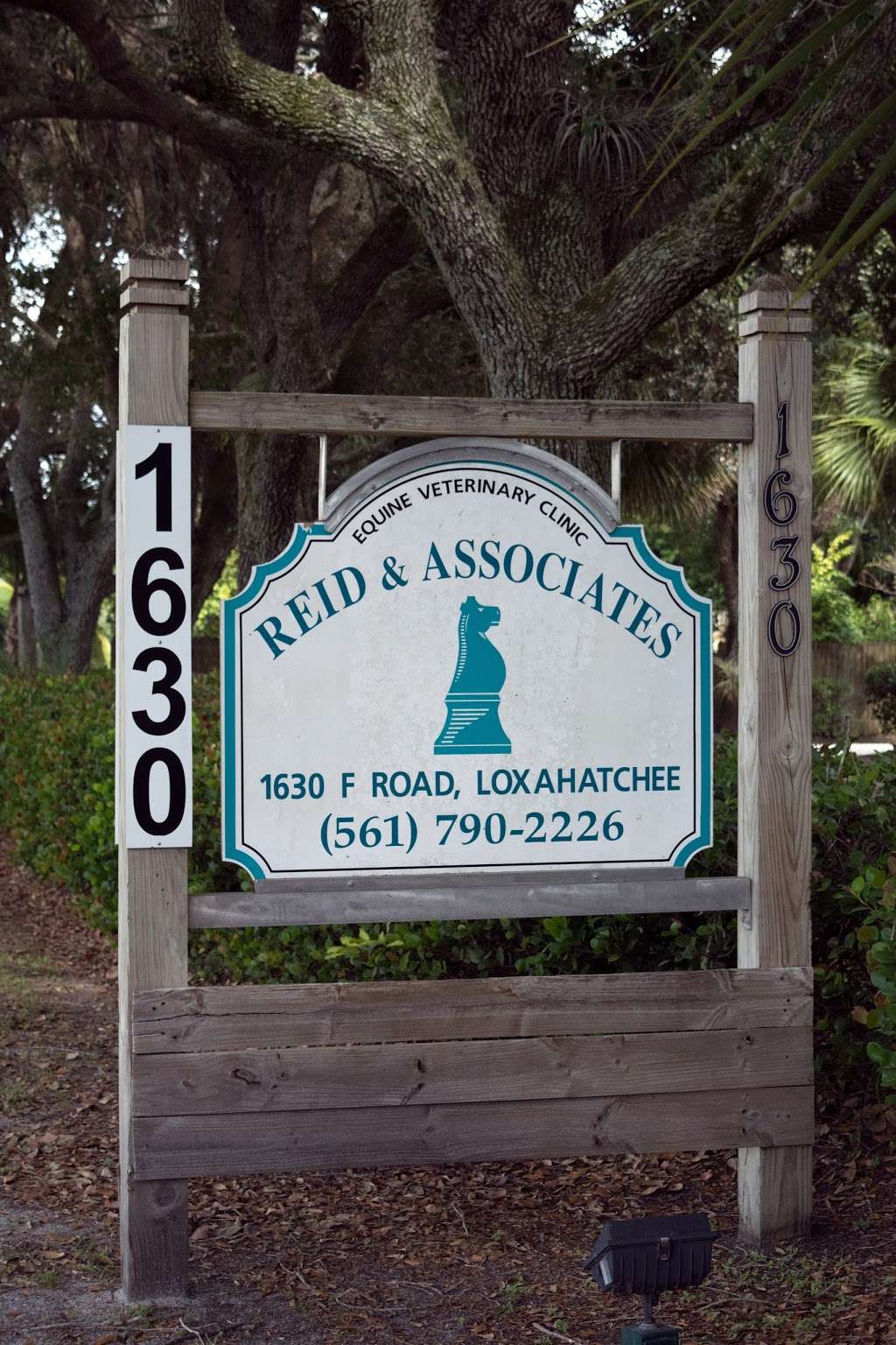 Reid & Associates Equine Clinic | 1630 F Rd, Loxahatchee Groves, FL 33470, USA | Phone: (561) 790-2226