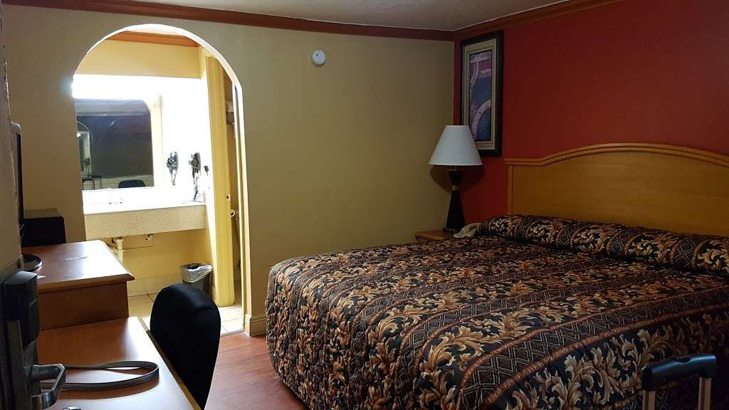 Knights Inn Galveston | 3008 Seawall Blvd, Galveston, TX 77550 | Phone: (409) 762-0664