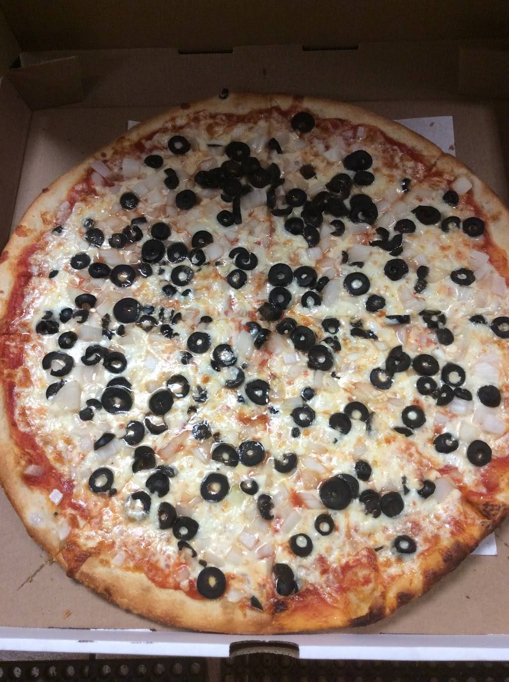 Randazzos pizza of manhasset | 568 Plandome Rd, Manhasset, NY 11030, USA | Phone: (516) 439-5666