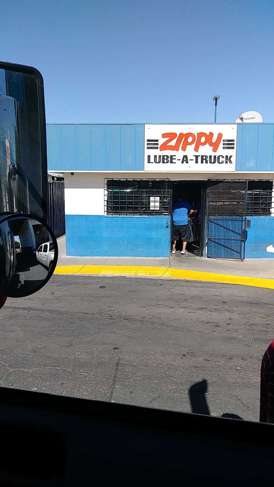 Zippy Lube A Truck | 2960 Lenwood Rd, Barstow, CA 92311, USA | Phone: (949) 482-5183