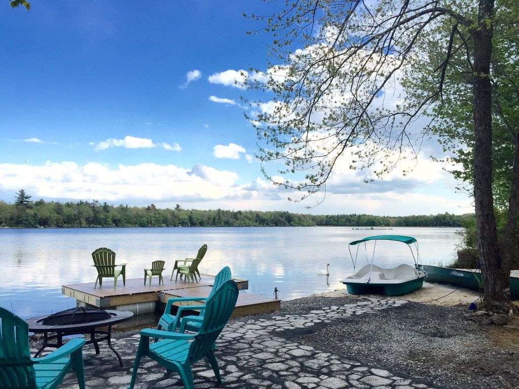 Lakefront Getaway Vacation Rental In the Poconos | 241 Nadine Blvd, Pocono Summit, PA 18346, USA | Phone: (253) 335-0892