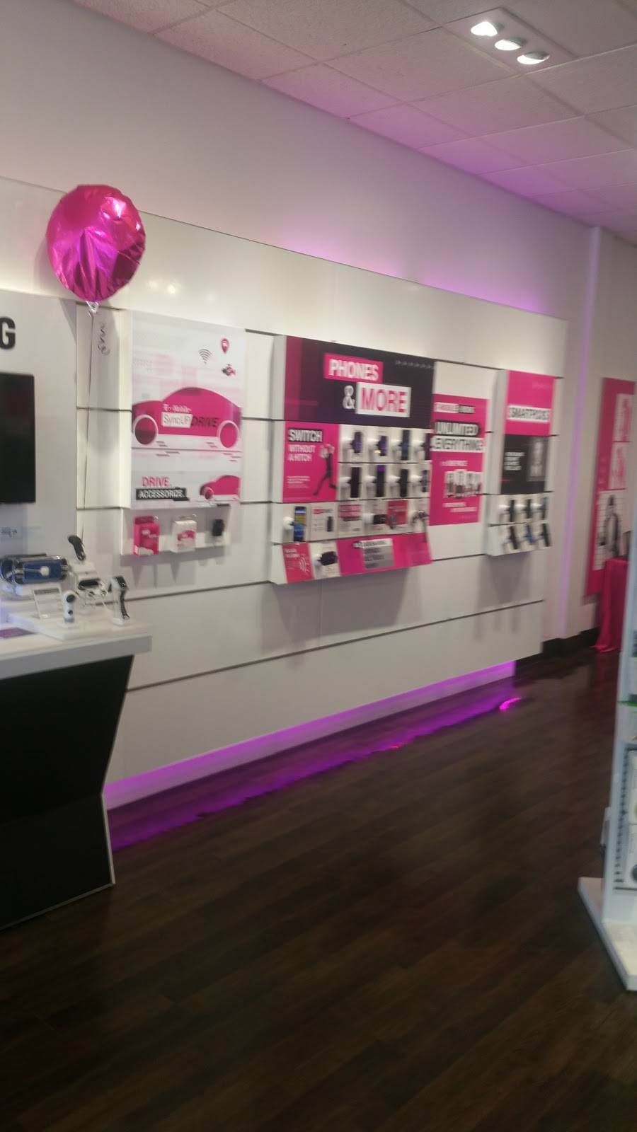 T-Mobile | 2190 Walden Ave #900, Cheektowaga, NY 14225, USA | Phone: (716) 684-1720