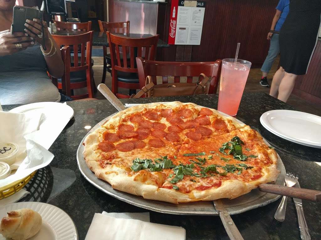 Gabbies Pizza | 5537 S Williamson Blvd, Port Orange, FL 32128, USA | Phone: (386) 675-6586
