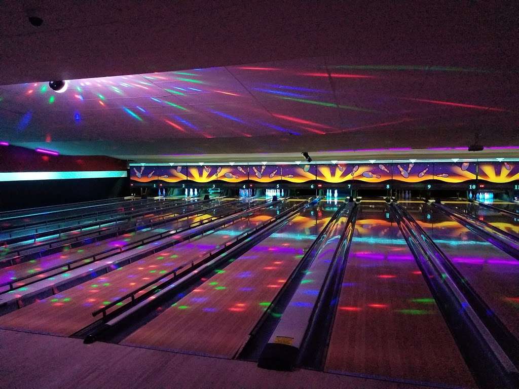 AMF University Lanes | 5900 N Tryon St, Charlotte, NC 28213, USA | Phone: (704) 596-4736