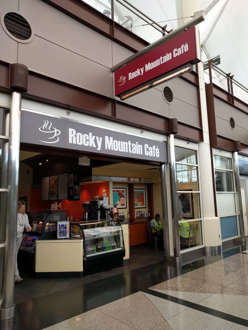 Rocky Mountain Café | 8500 Peña Blvd, Denver, CO 80249, USA | Phone: (303) 342-6621