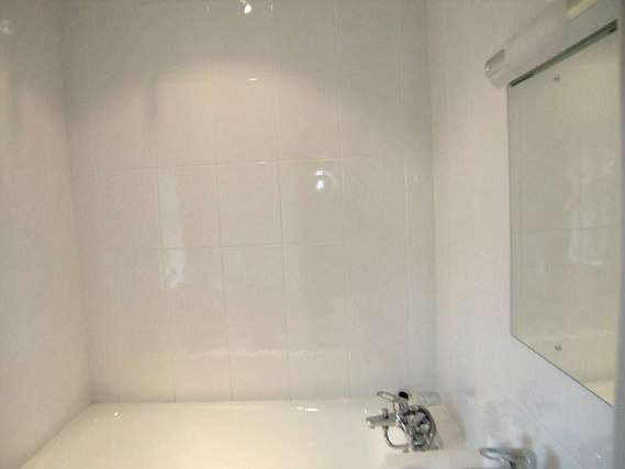 Grove Hill Hotel London | 38 Grove Hill, South Woodford, London E18 2JG, UK | Phone: 020 8989 3344