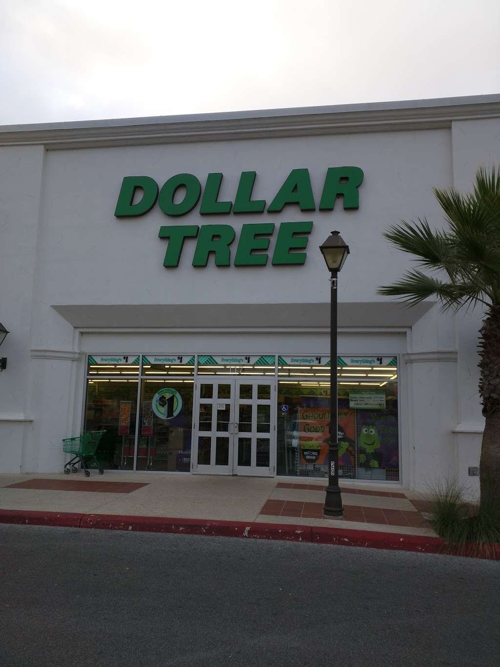 Dollar Tree | 17802 La Cantera Pkwy Ste 117, San Antonio, TX 78257, USA | Phone: (210) 236-3391