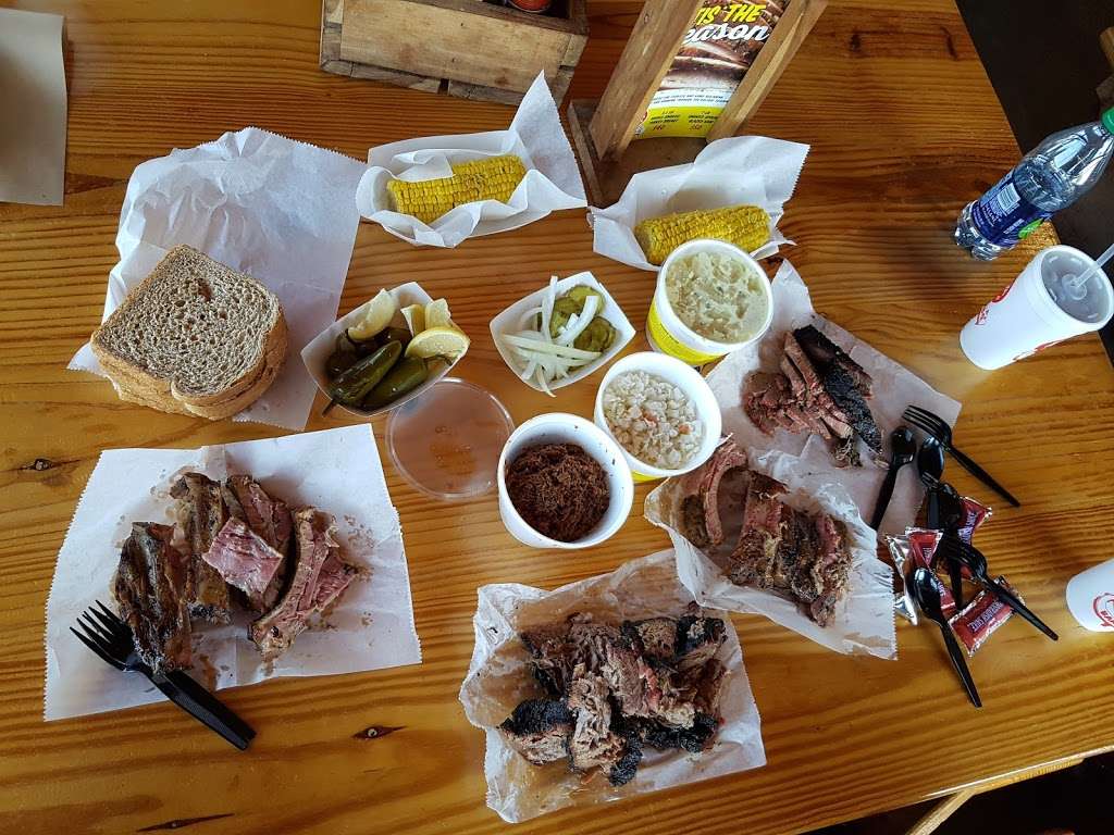 Rudys "Country Store" and Bar-B-Q | 21361 Gulf Fwy, Webster, TX 77598, USA | Phone: (281) 338-0462