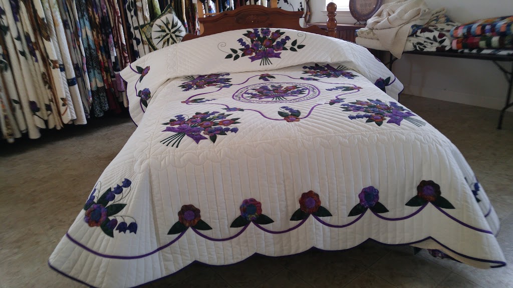 Smuckers Quilts | 117 N Groffdale Rd, New Holland, PA 17557, USA | Phone: (717) 656-8730