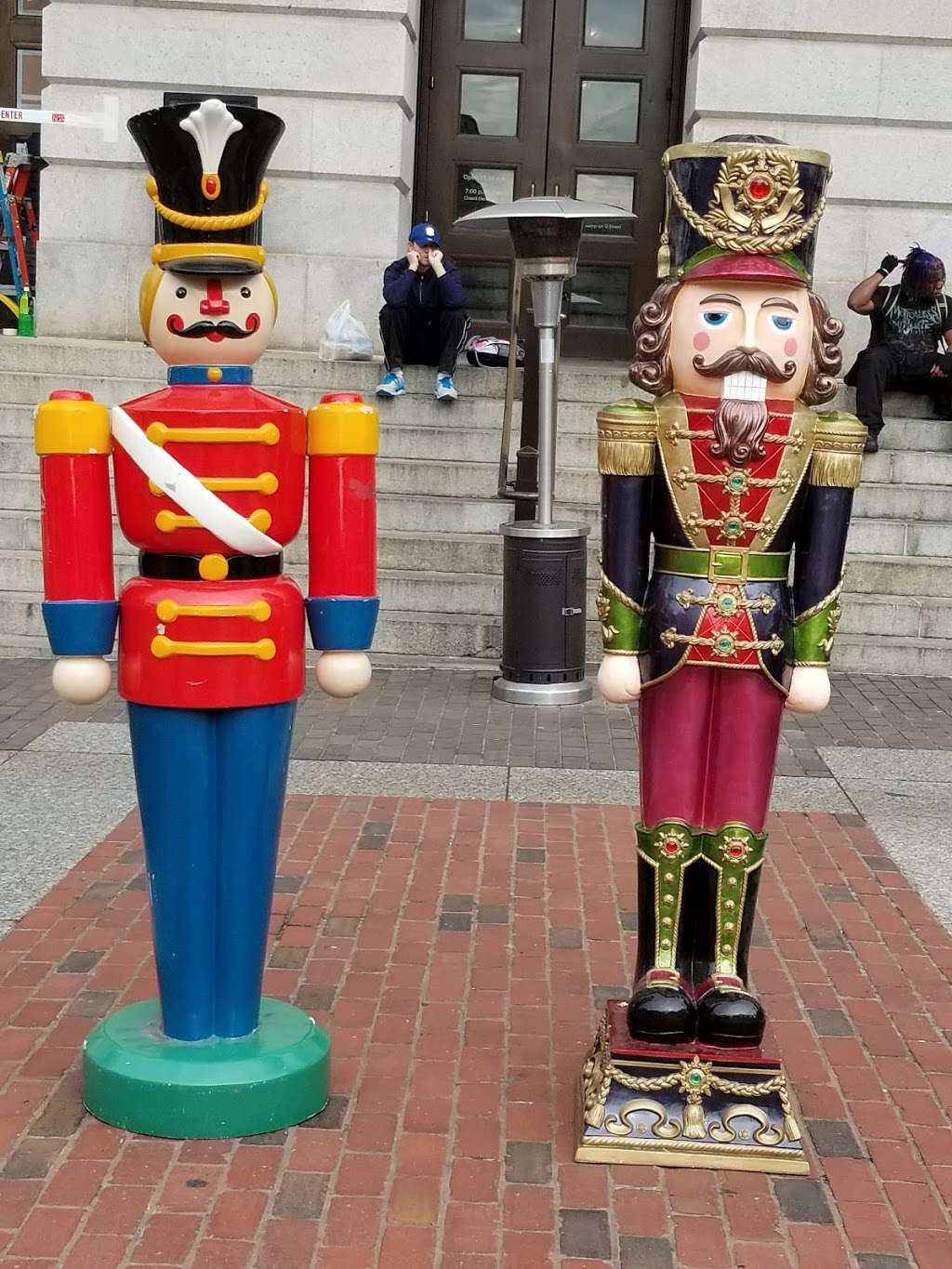 Downtown Holiday Market in Penn Quarter | &, F St NW & 8th St NW, Washington, DC 20004, USA | Phone: (202) 215-6993
