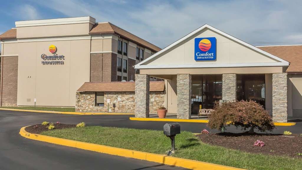 Comfort Inn & Suites Aberdeen near APG | 980 Hospitality Way, Aberdeen, MD 21001, USA | Phone: (410) 273-6300