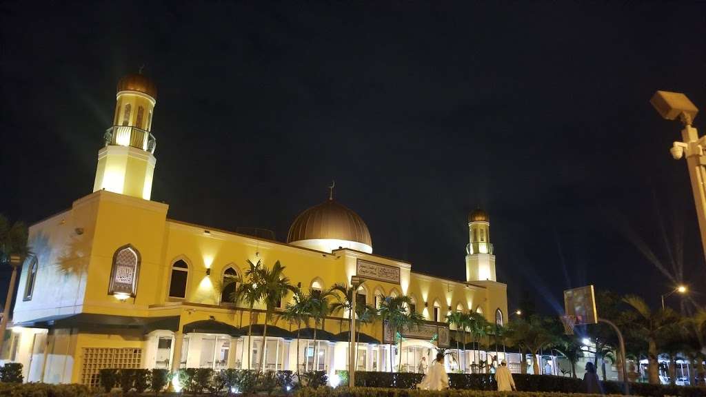 Masjid Miami Gardens | 4305 NW 183rd St, Miami Gardens, FL 33055, USA | Phone: (305) 624-5555