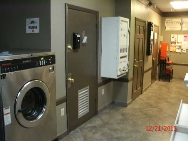 Dora Canal Laundry | 552 S Duncan Dr, Tavares, FL 32778, USA | Phone: (352) 508-5642