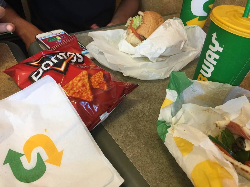 Subway | 1620 N School St Space J-3A, Honolulu, HI 96817, USA | Phone: (808) 841-9100