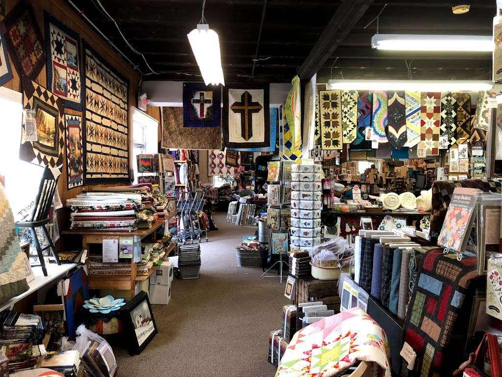 Log Cabin Quilt Shop | 2679 Old Philadelphia Pike, Bird in Hand, PA 17505, USA | Phone: (717) 393-1702