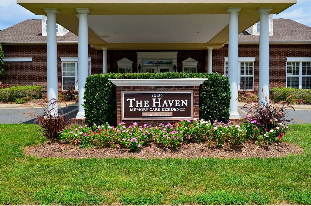 The Laurels & The Haven in the Village at Carolina Place | 13180 Dorman Rd, Pineville, NC 28134 | Phone: (704) 540-8007