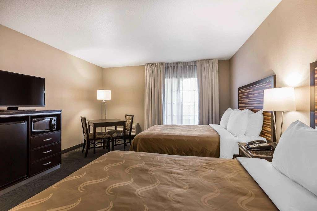 Quality Inn Fallbrook I-15 | 3135 Old Hwy 395, Fallbrook, CA 92028, USA | Phone: (760) 723-2888