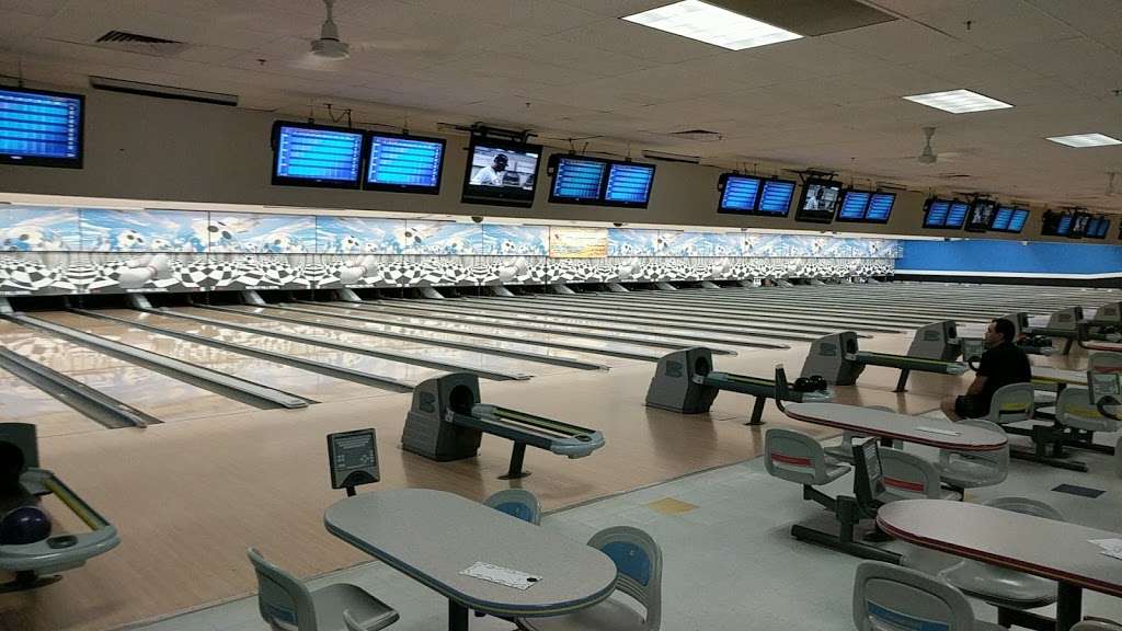 Walnut Hill Bowl | 1666 Diamond Hill Road, Woonsocket, RI 02895, USA | Phone: (401) 762-9300